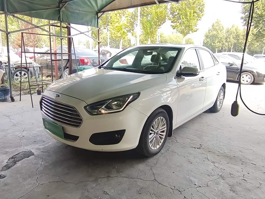Ford Focus 2016, фото 1