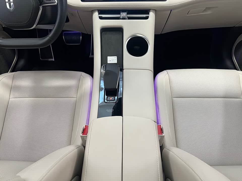 AITO Ask the world M5