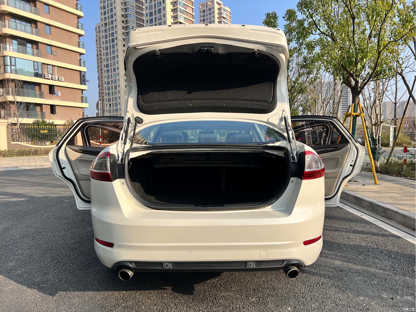 Ford Mondeo, 2013 17