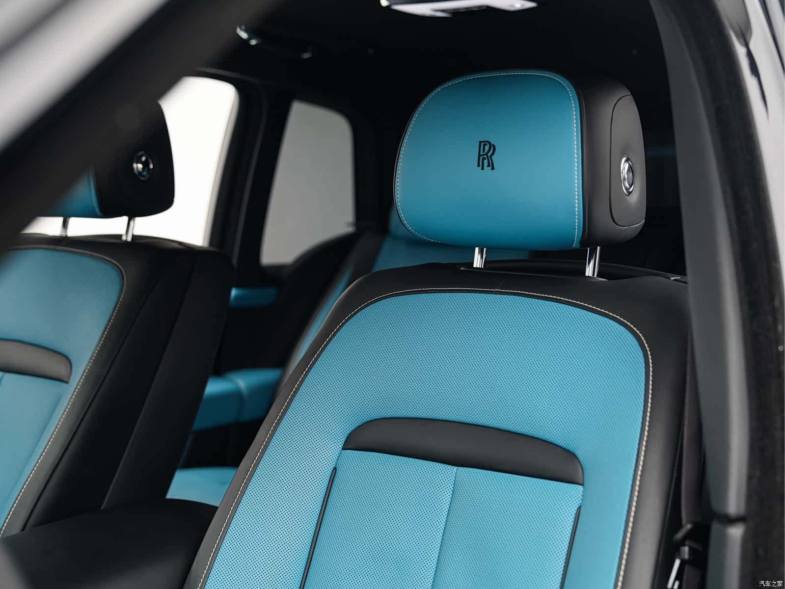 Rolls-Royce Cullinan, 2022 13