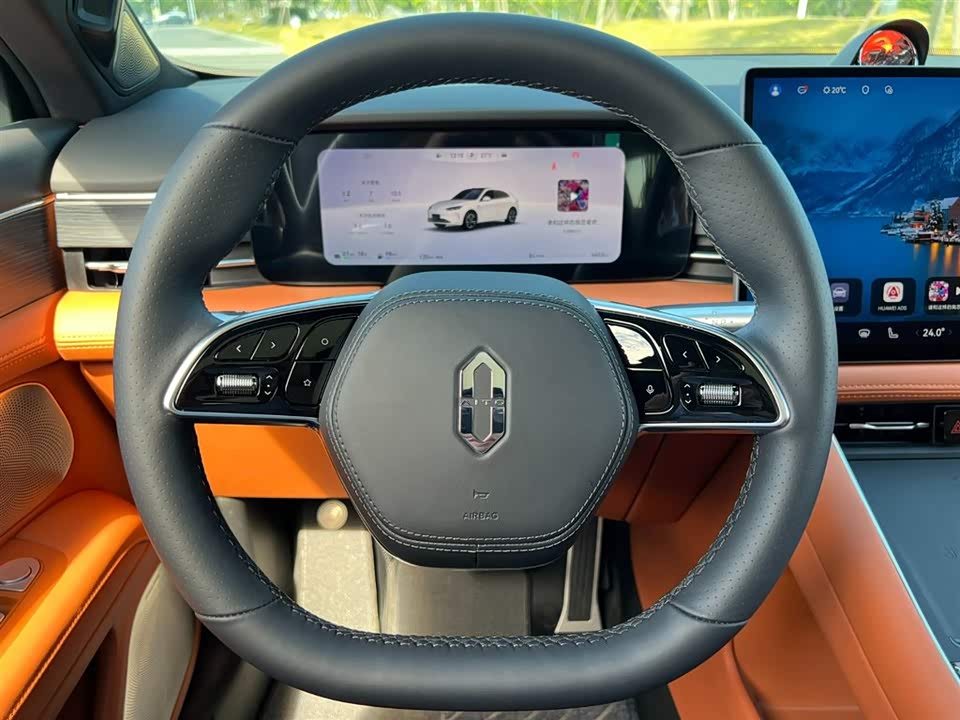 AITO Ask the world M5