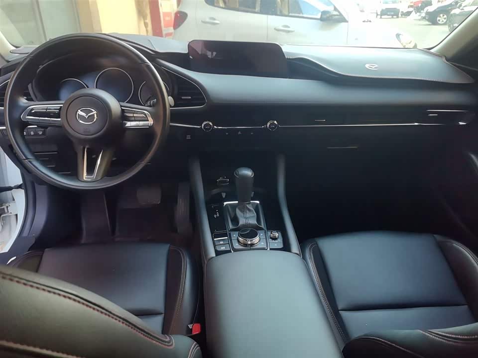 Mazda 3 Angkesaila