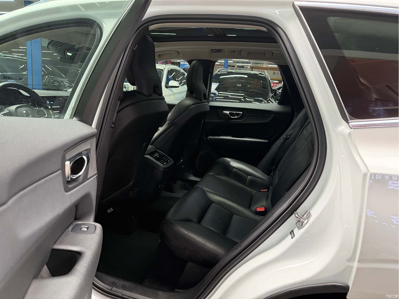 Volvo XC60, 2018 8
