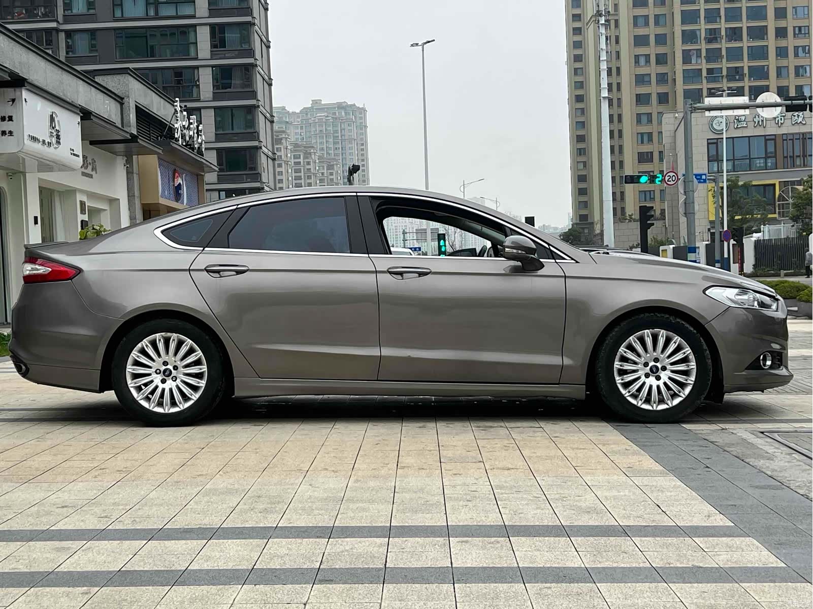 Ford Mondeo, 2015 4