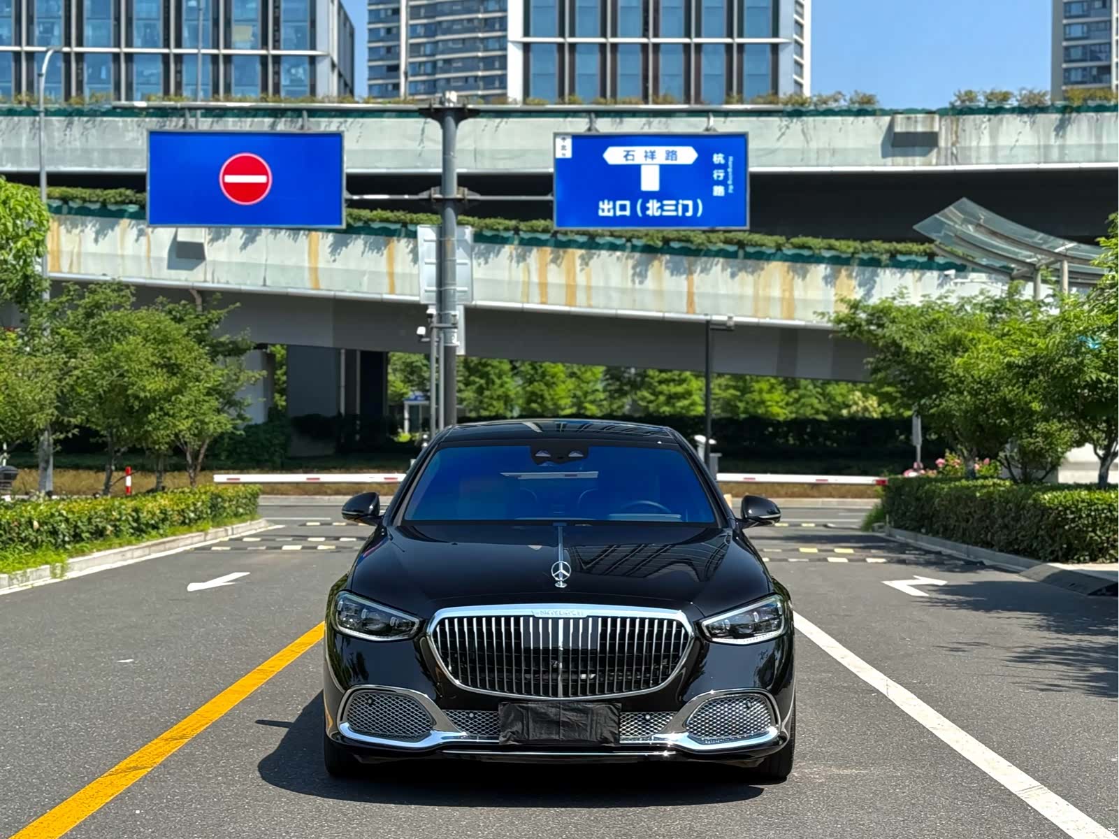 Maybach S-Class, 2023 1