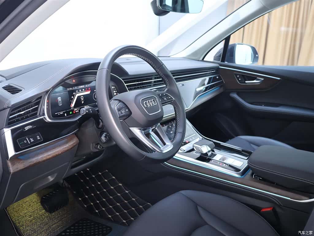 Audi Q7, 2024 11