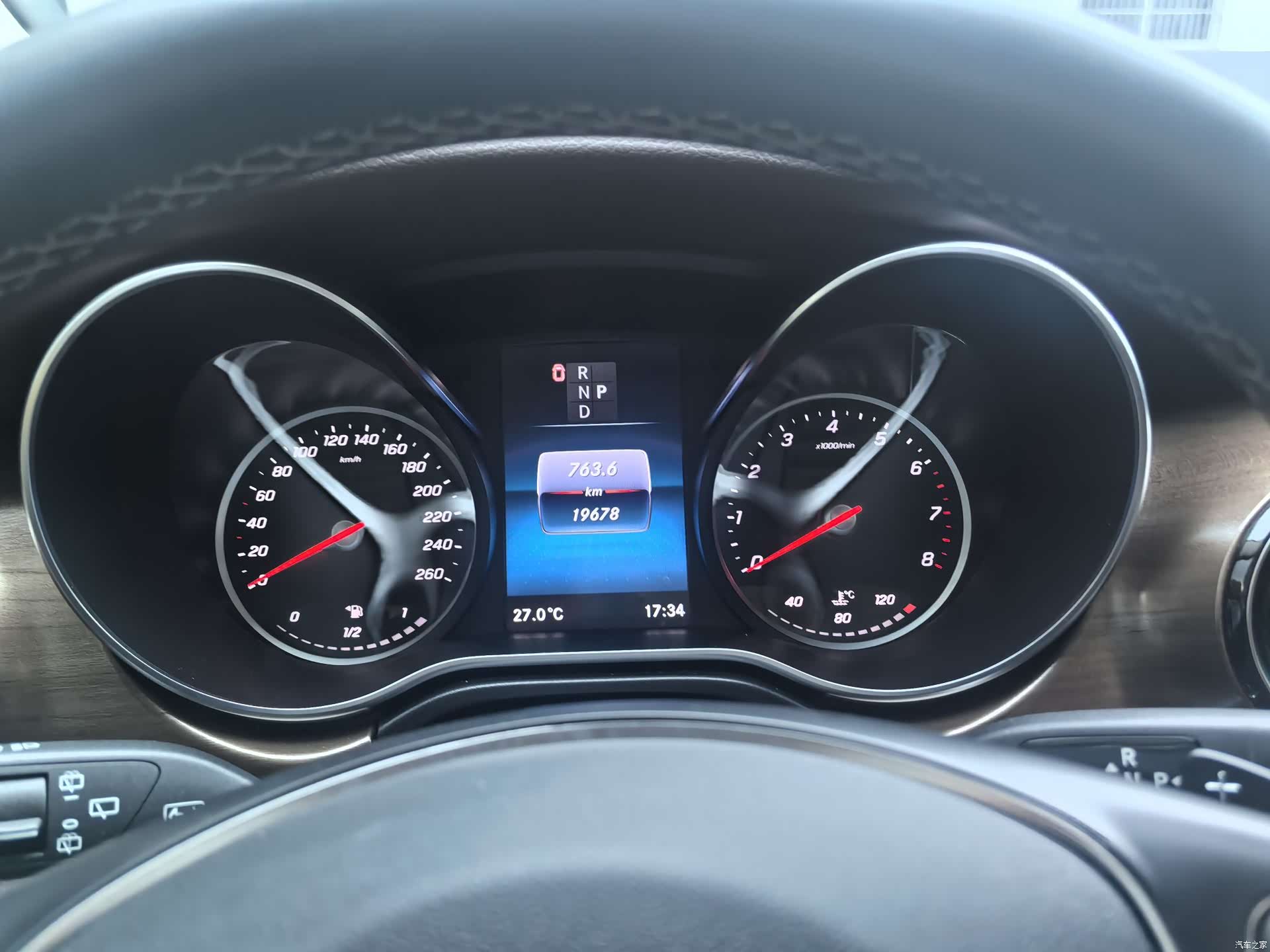 Mercedes-Benz V-Class, 2024 14
