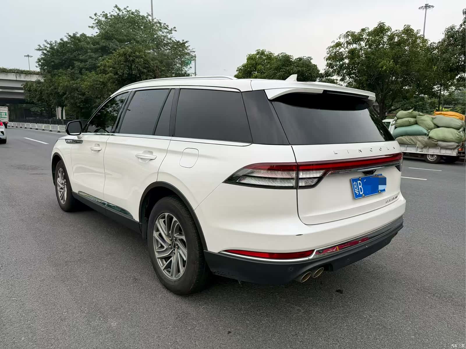 Lincoln Aviator, 2021 все фото