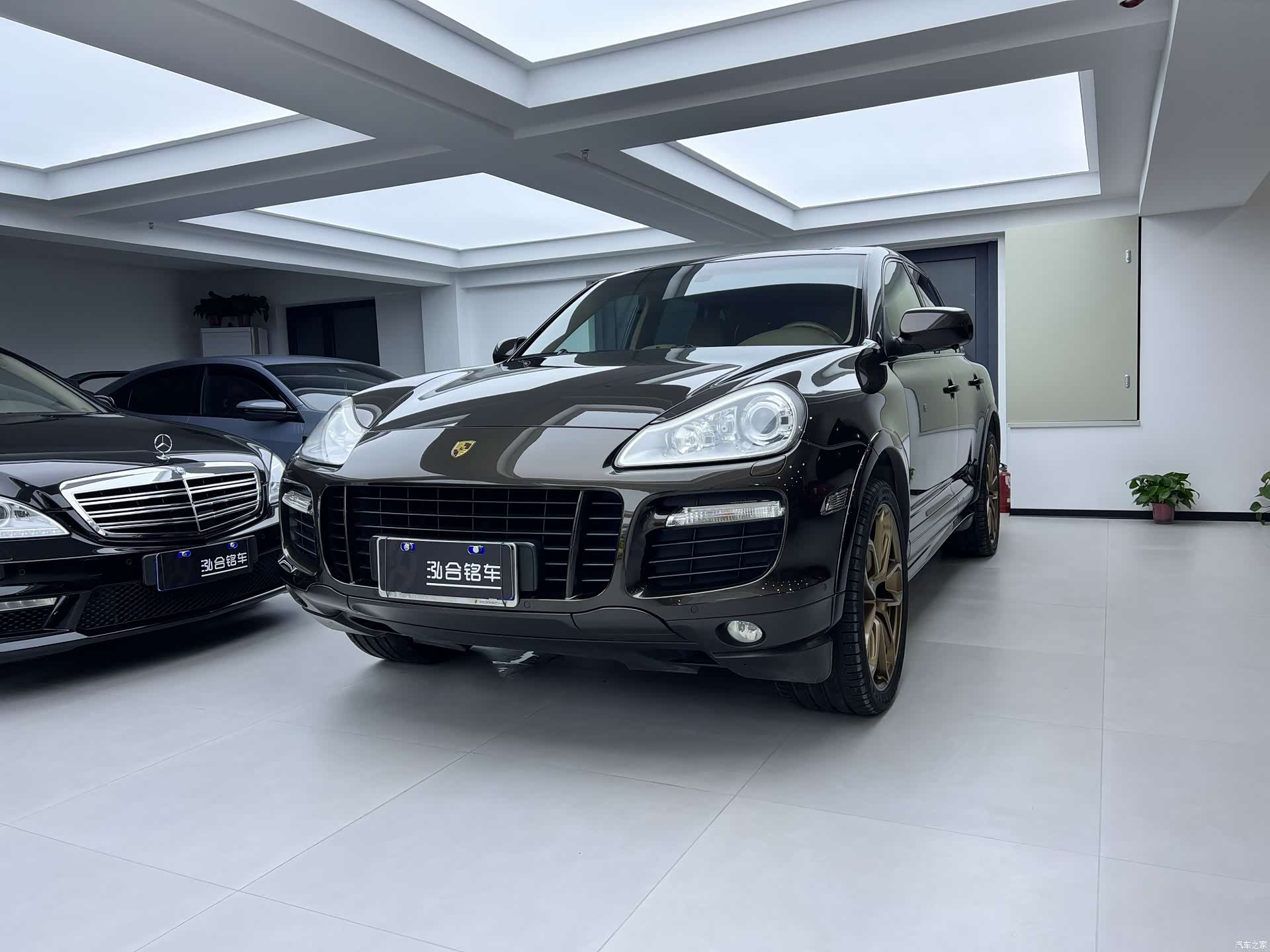 Porsche Cayenne, 2010 1