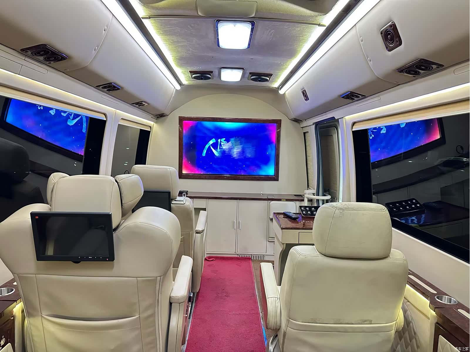Toyota Coaster, 2017 12
