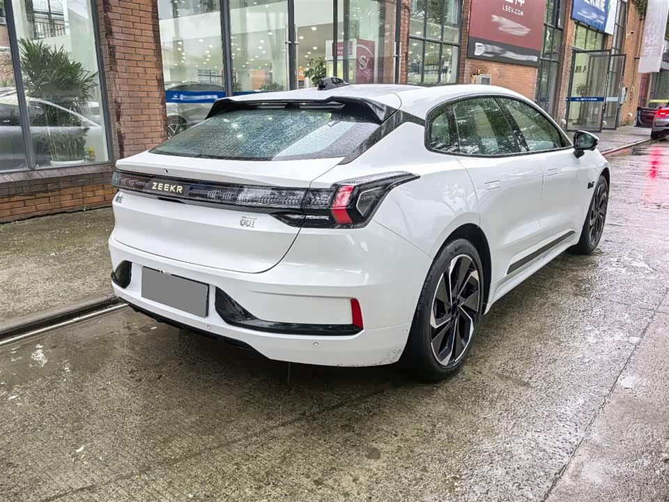 Zeekr 001