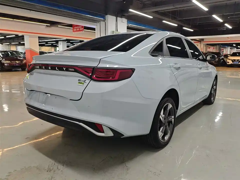 Geely Emgrand L HiP Geely Emgrand L HiP