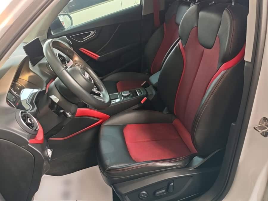 Audi Q2L 2019, фото 15