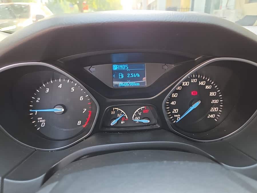 Ford Focus 2014, фото 14