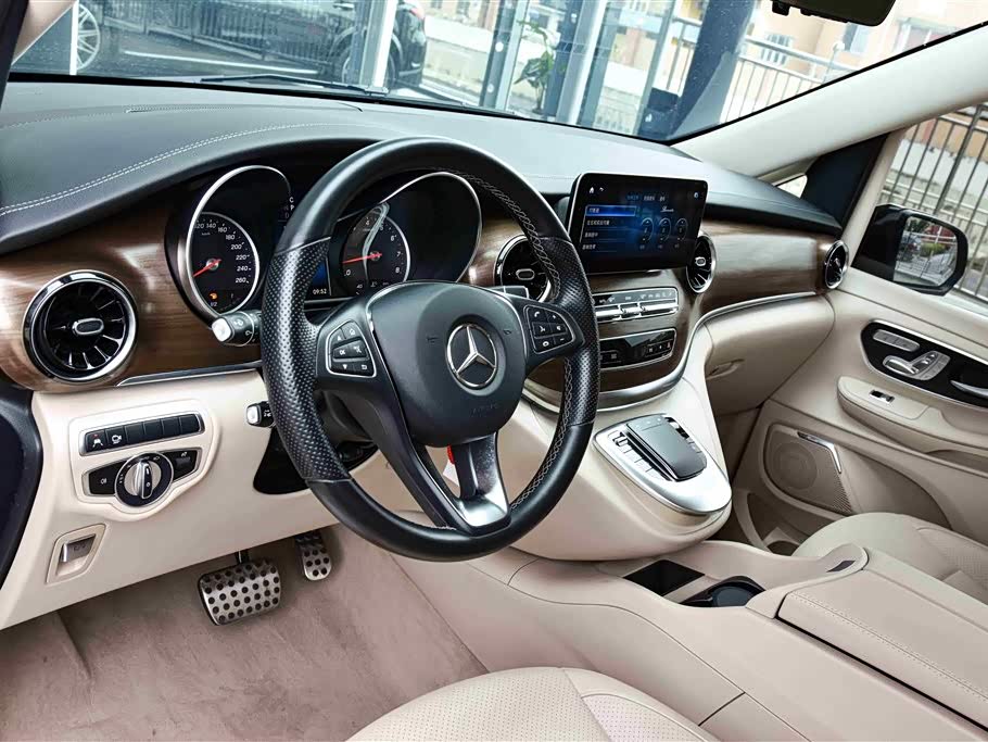 Mercedes-Benz V-class