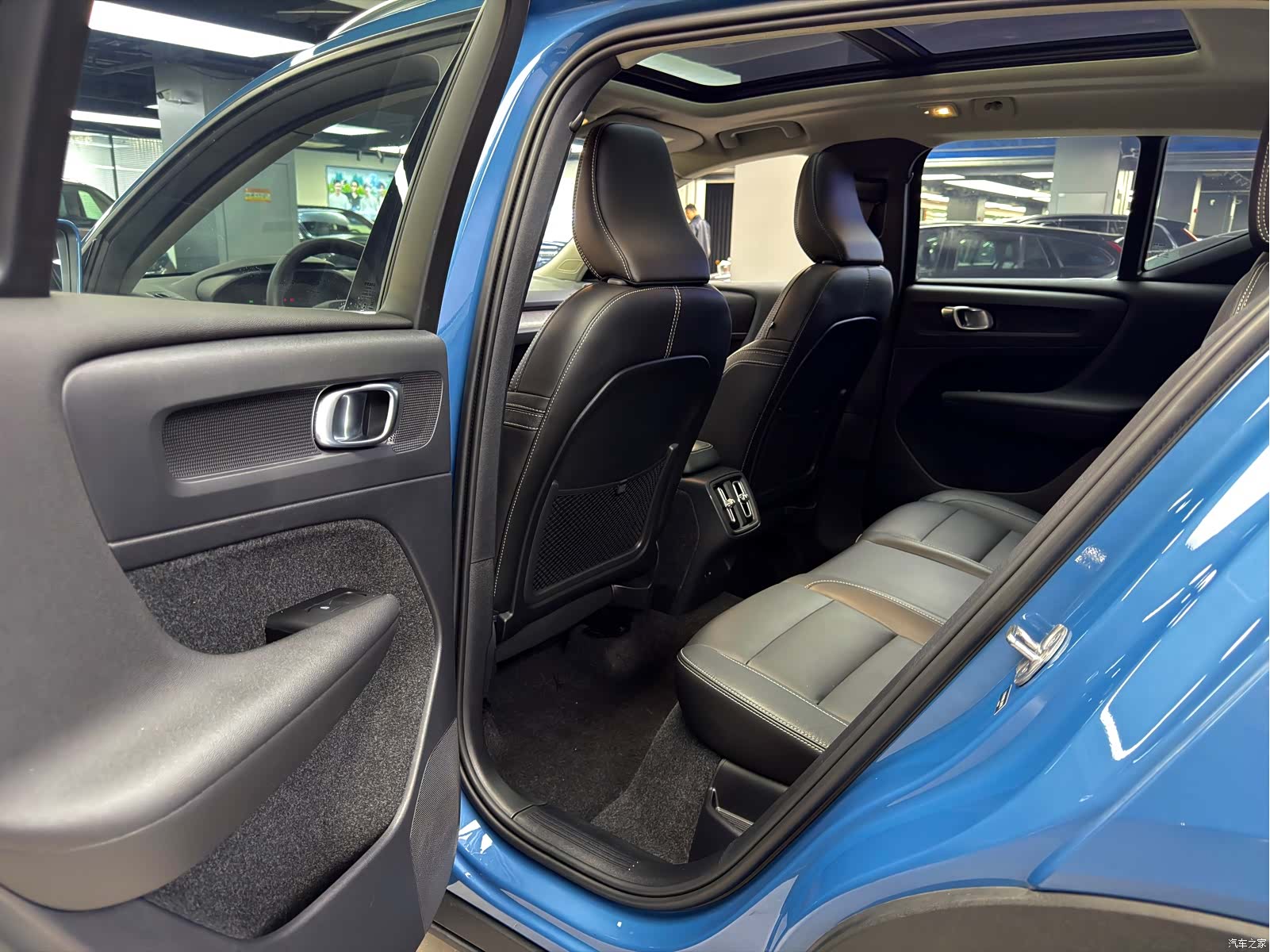Volvo XC40, 2023 14