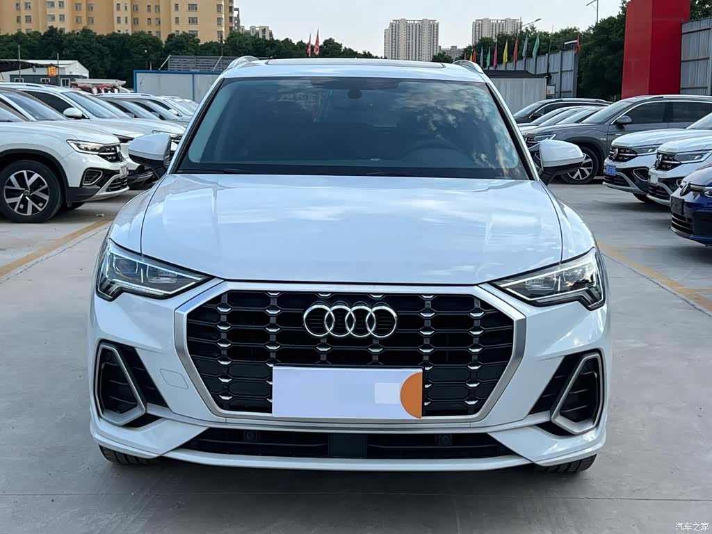 Audi Q3, 2022 2