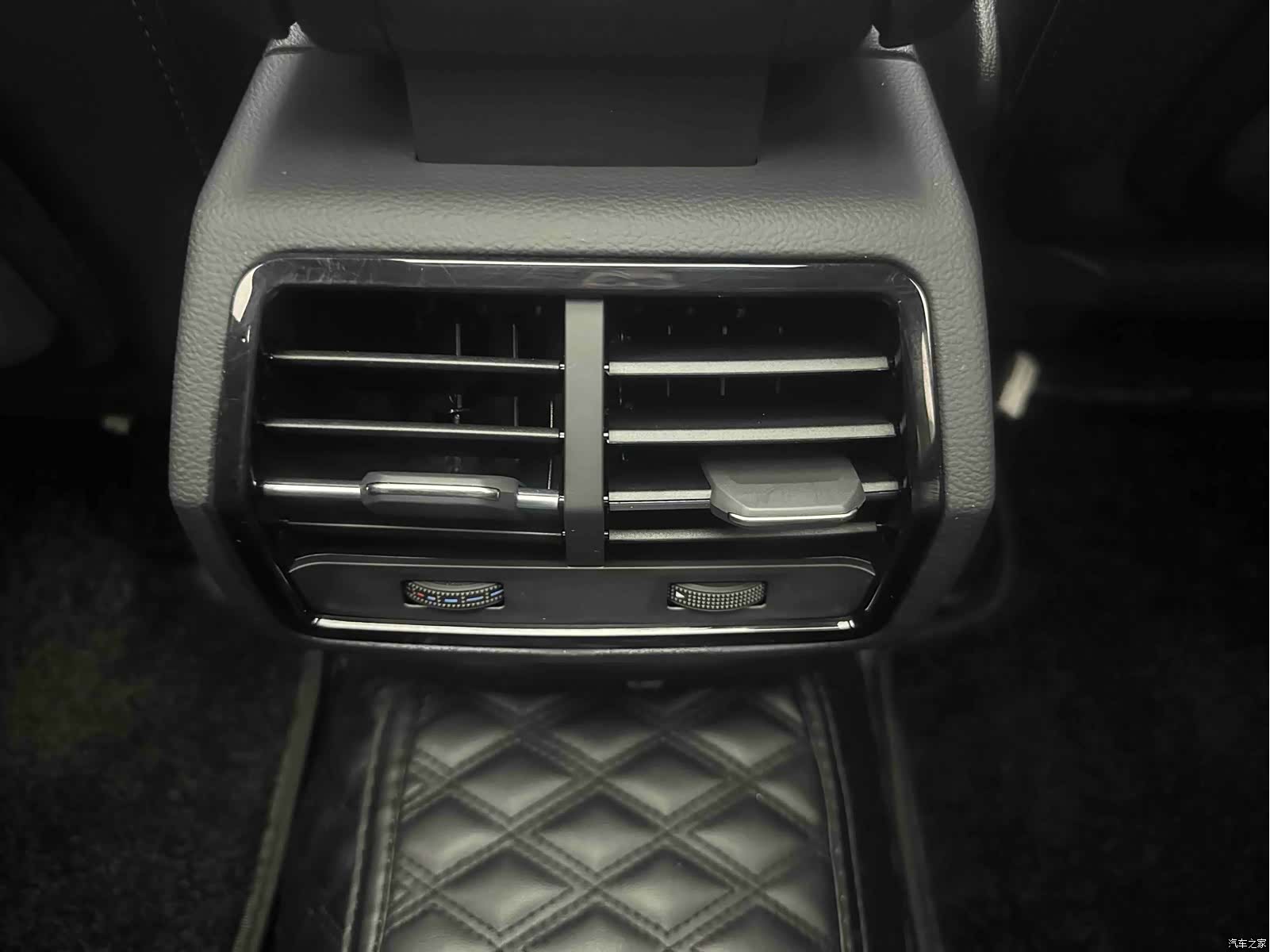 Audi Q3, 2022 13