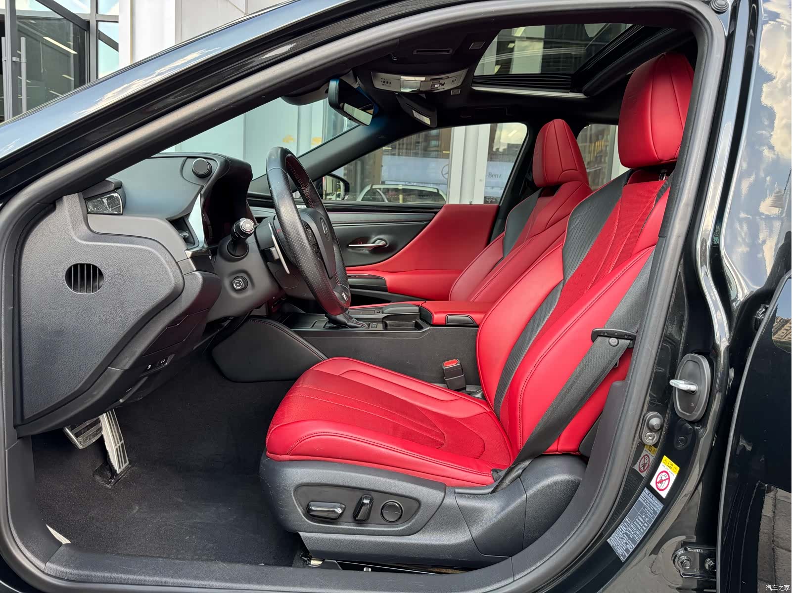 Lexus ES, 2019 7