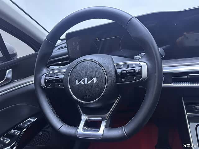 Kia K5, 2025 11