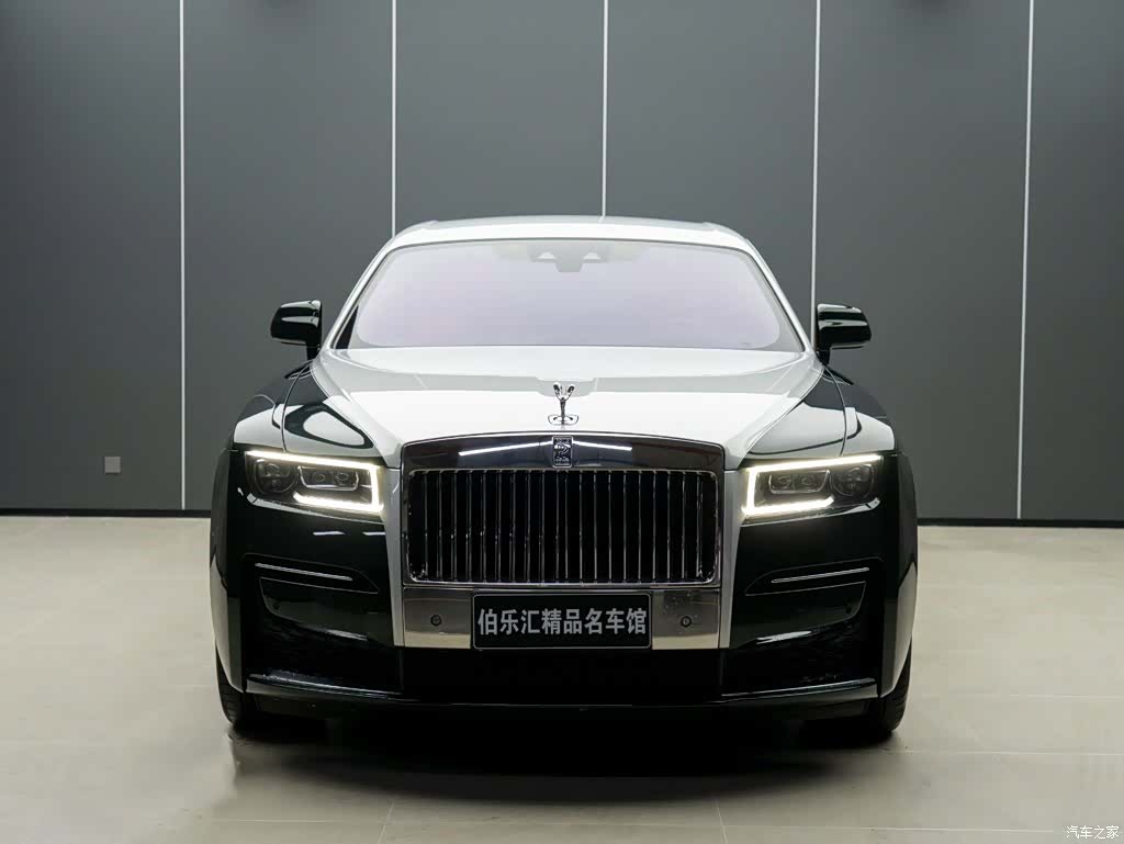 Rolls-Royce Ghost, 2022 3