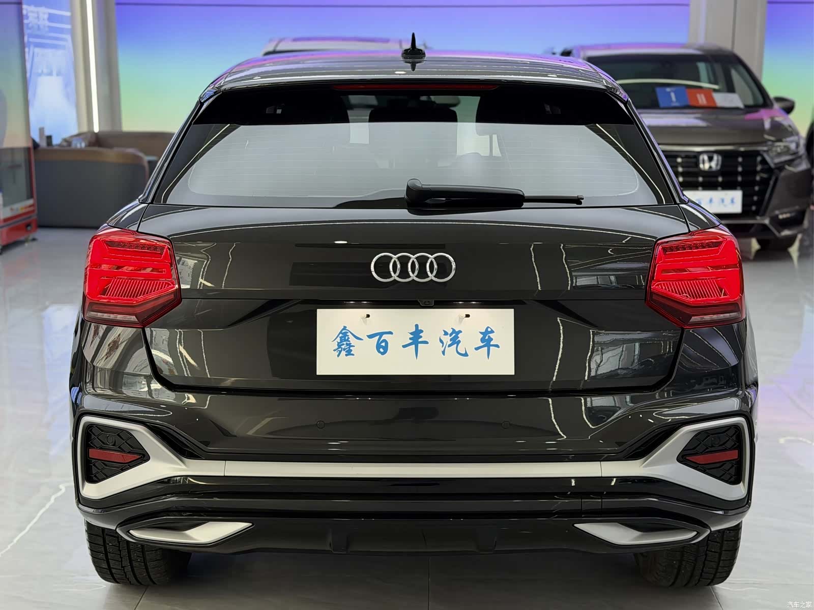 Audi Q2L, 2022 9