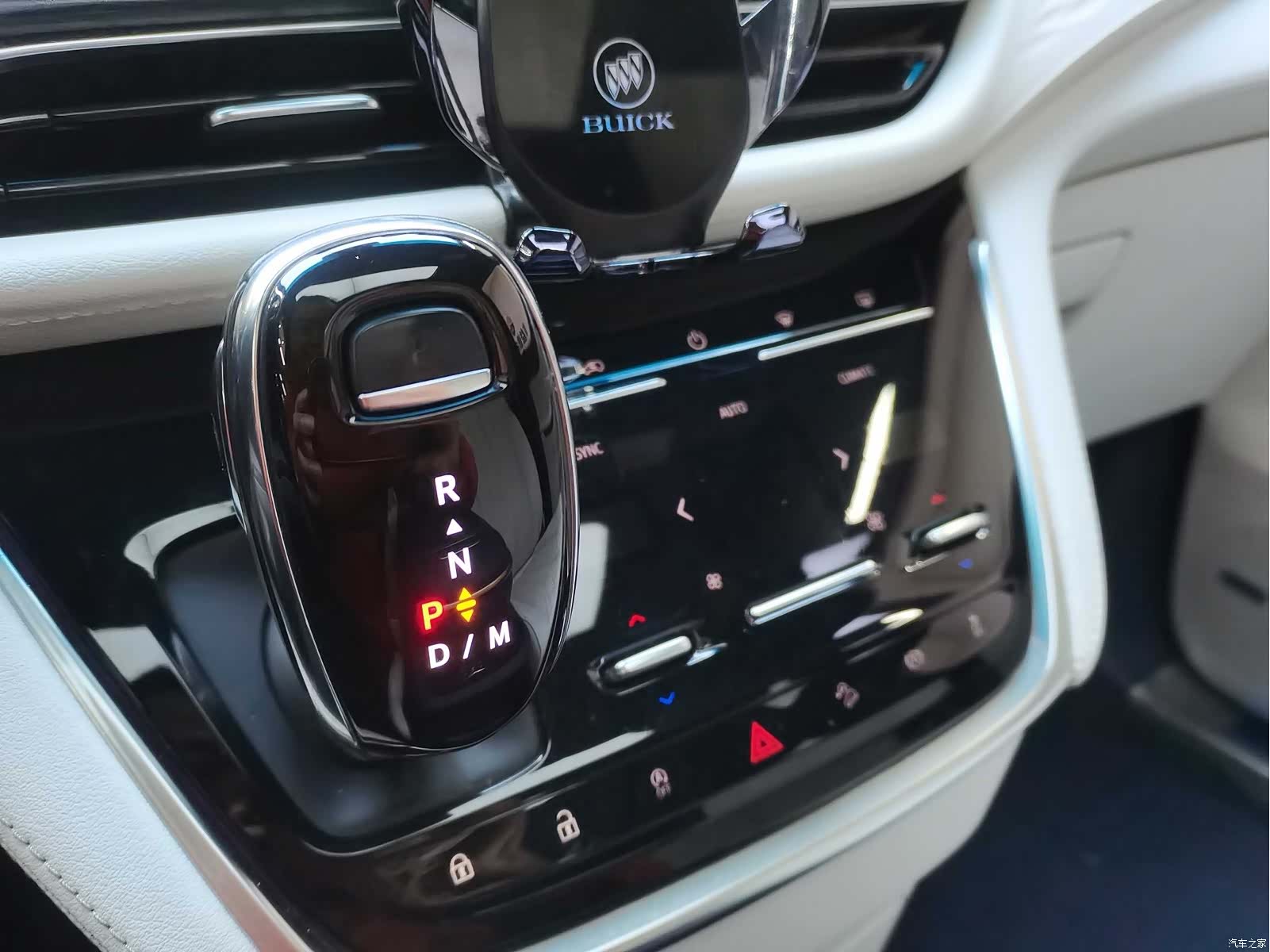 Buick GL8, 2022 13
