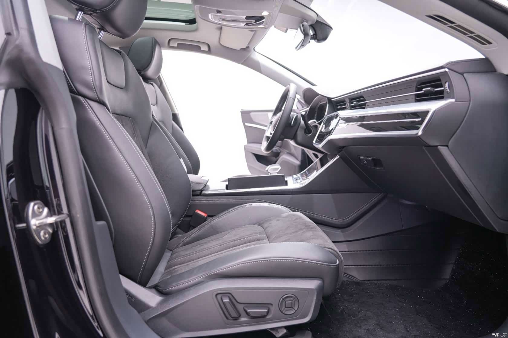Audi A7L, 2024 22