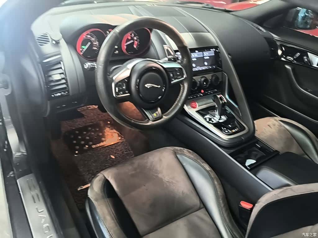 Jaguar F-TYPE, 2017 10