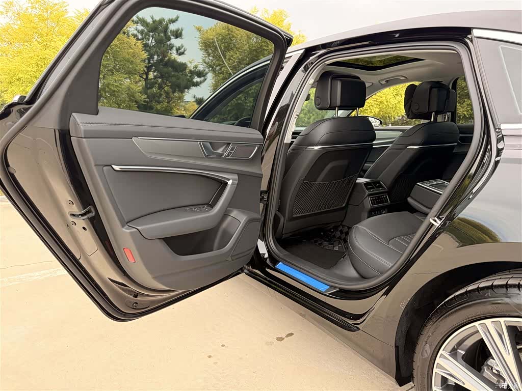 Audi A6L, 2025 15