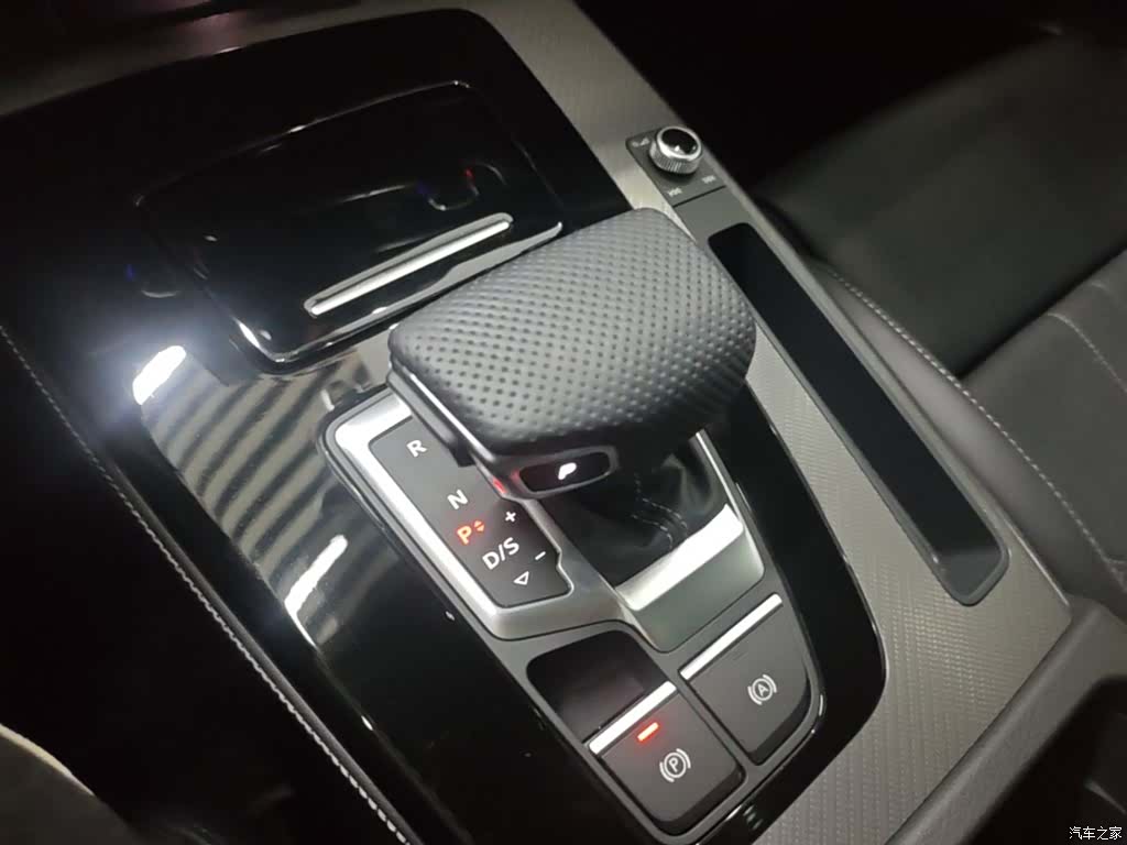 Audi Q5L, 2025 14