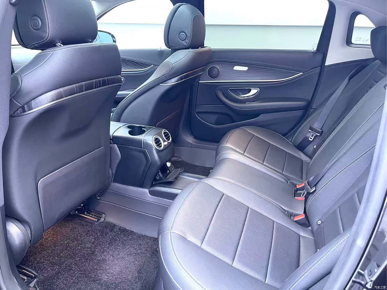 Mercedes-Benz E-Class, 2020 6