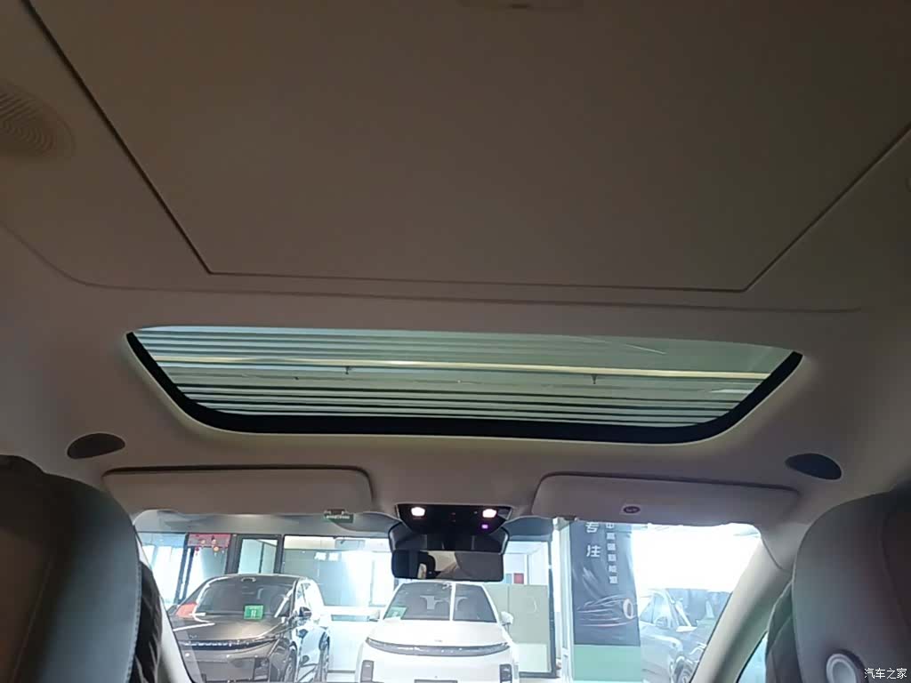 Li Auto MEGA, 2025 18