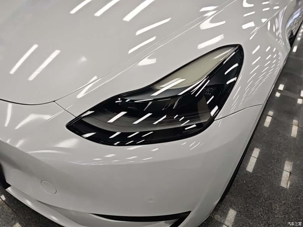 Tesla Model Y, 2022 24