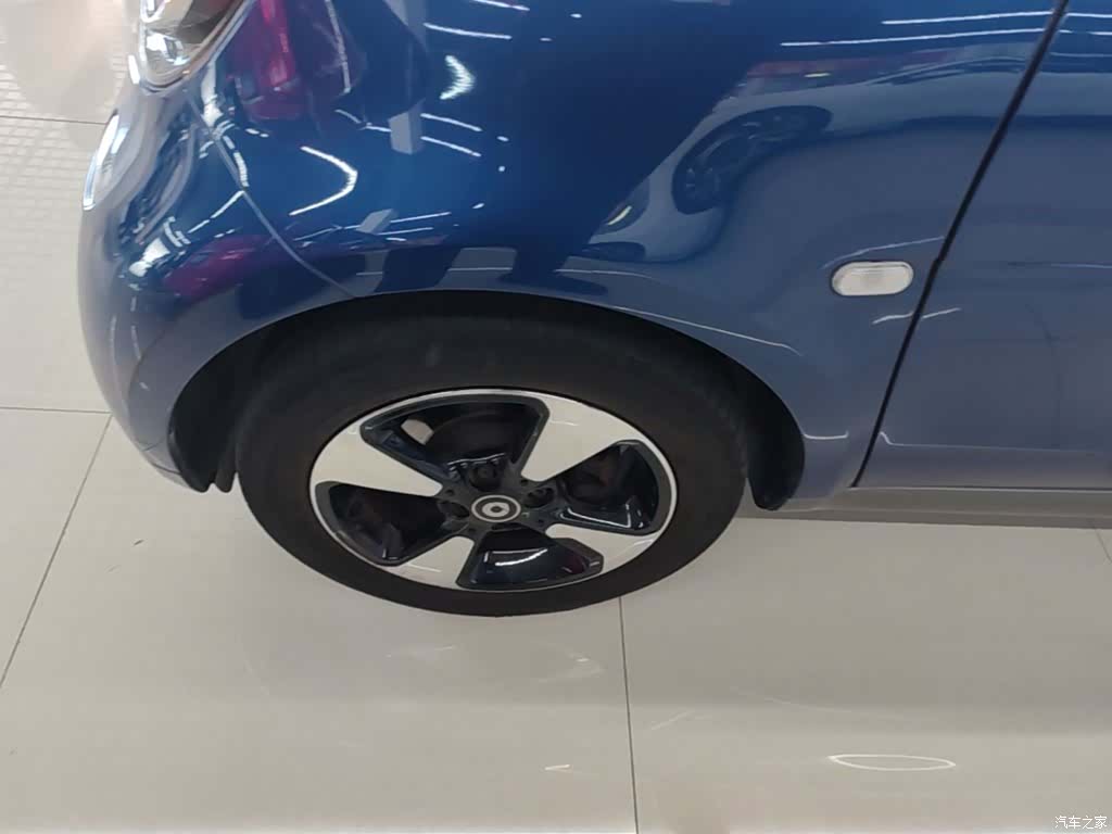 Smart Fortwo, 2018 23