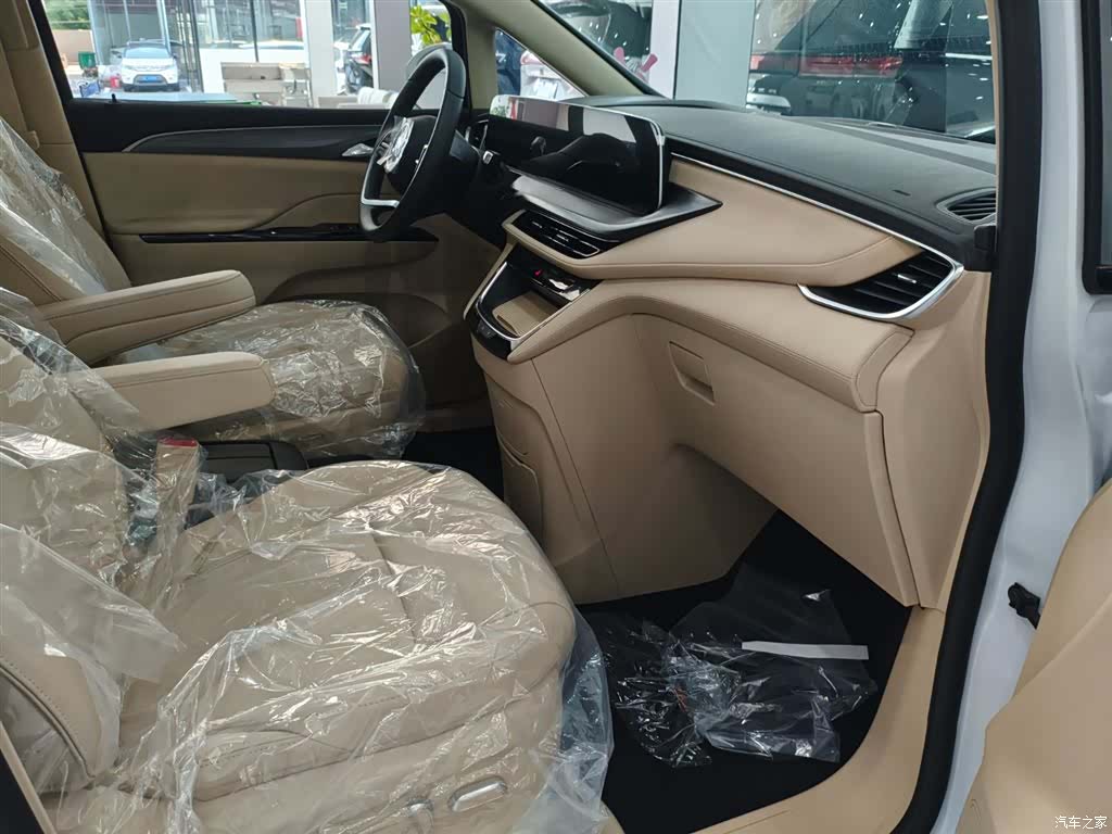 Buick GL8, 2026 12