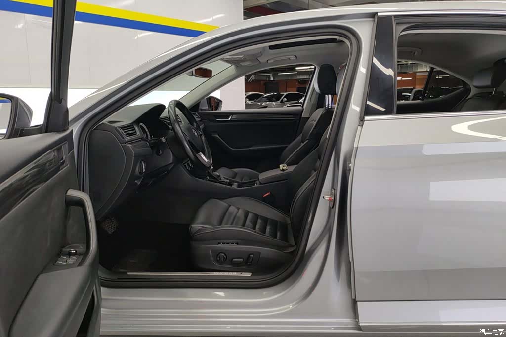 Skoda Superb, 2018 9
