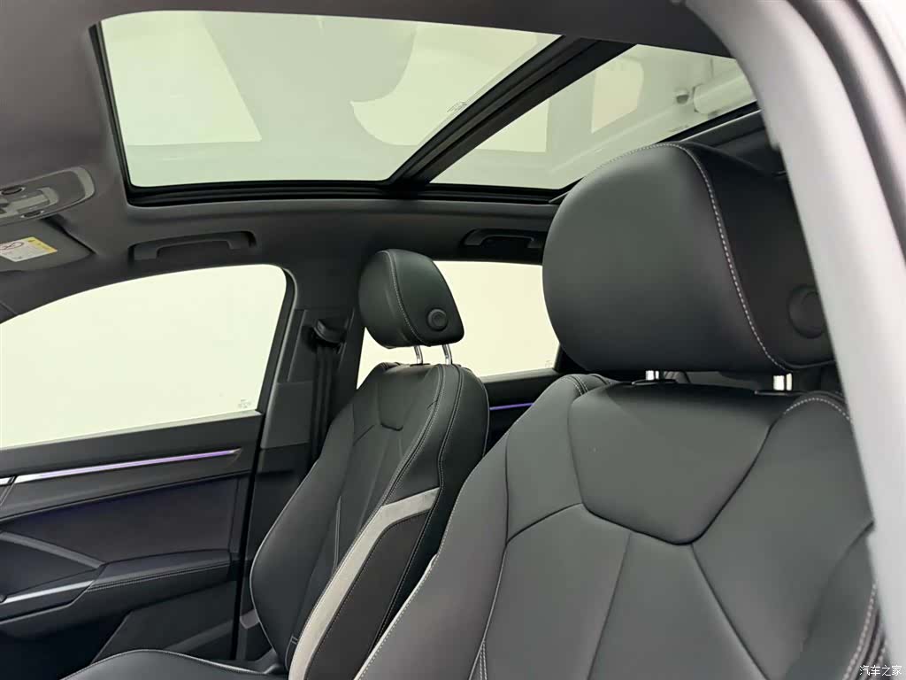 Audi Q3, 2023 16