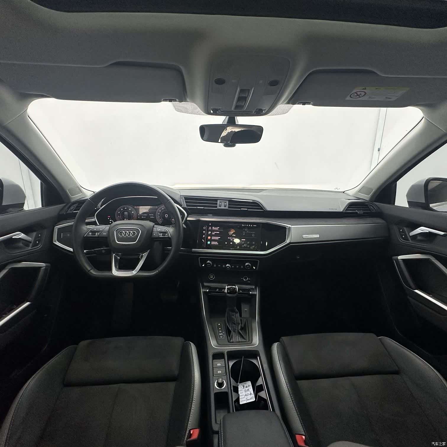 Audi Q3, 2023 10