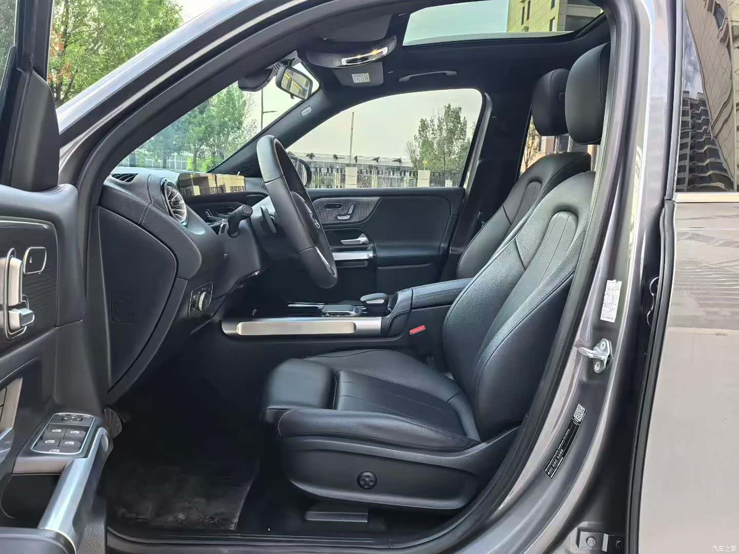 Mercedes-Benz EQB, 2023 4