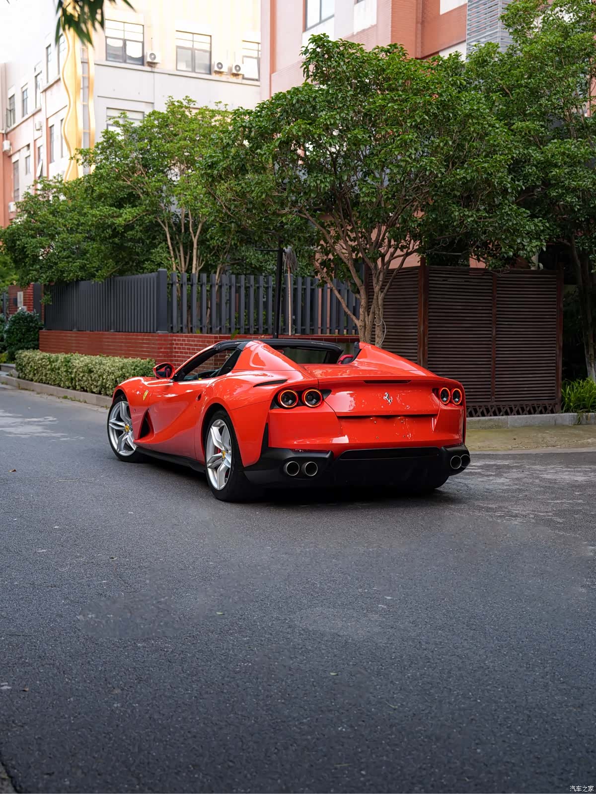 Ferrari 812, 2021 2