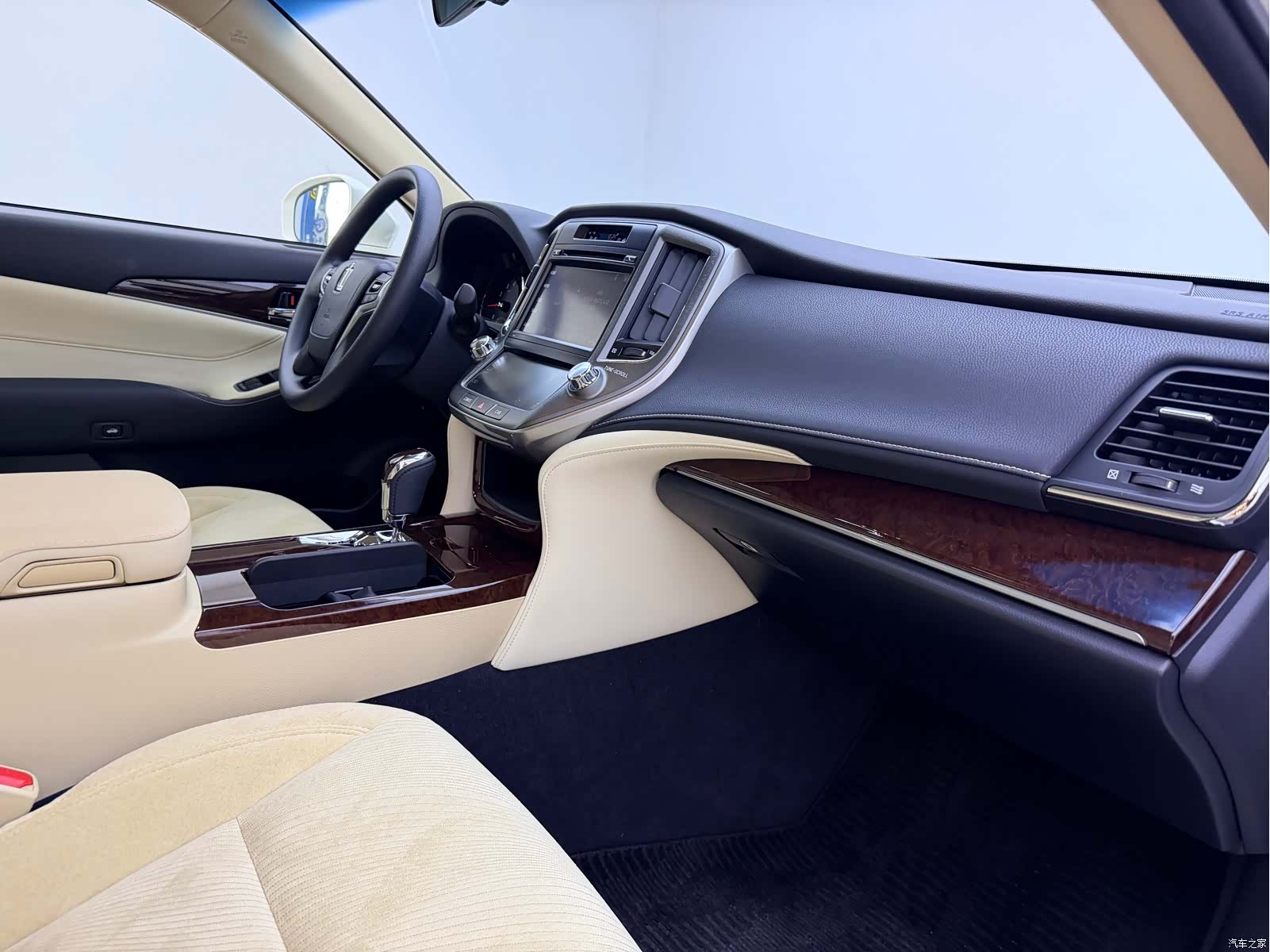 Toyota Crown, 2018 15