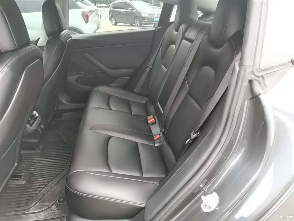 Tesla Model 3, 2019 17