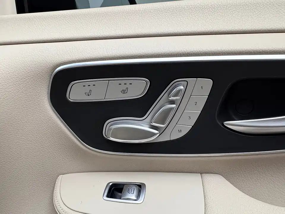 Mercedes-Benz V-class