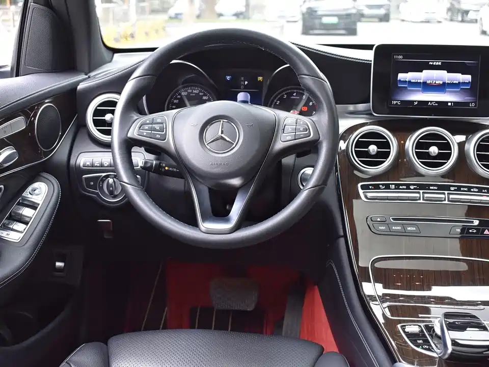 Mercedes-Benz GLC Mercedes-Benz GLC