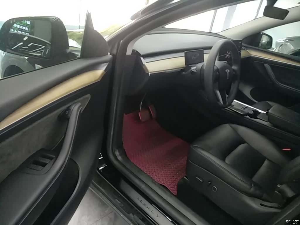 Tesla Model Y, 2023 16
