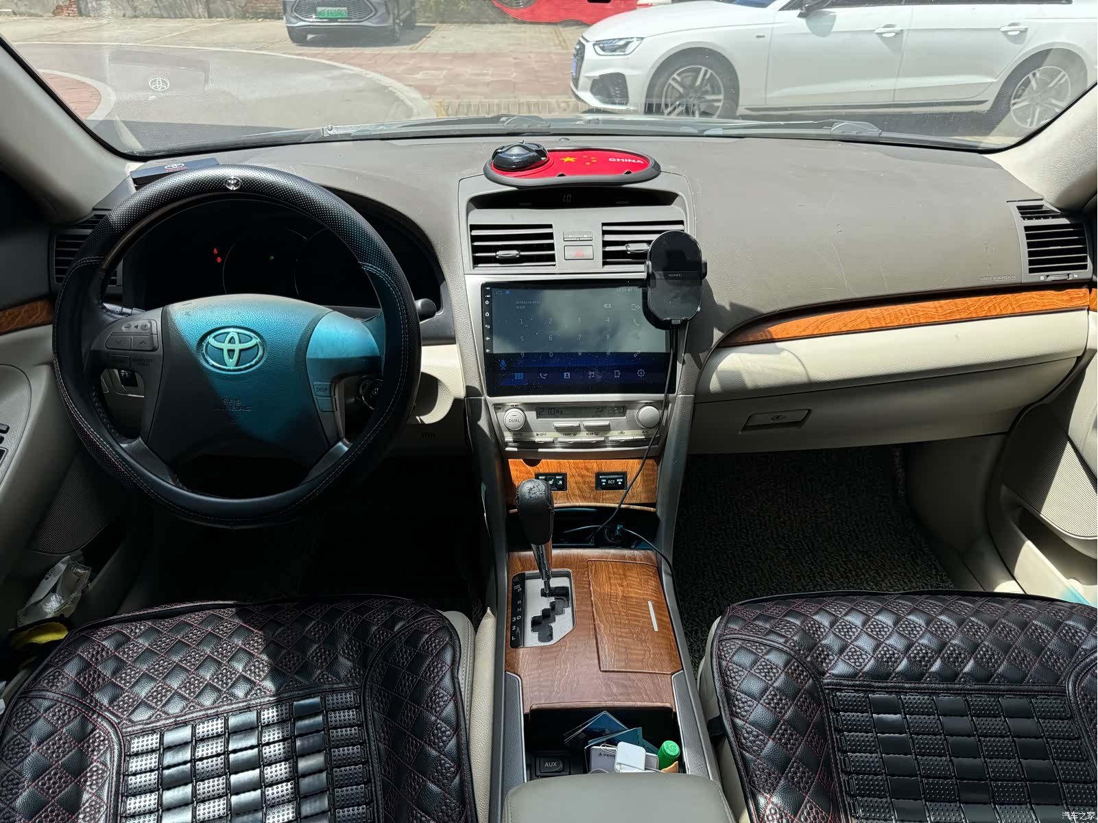 Toyota Camry, 2011 10