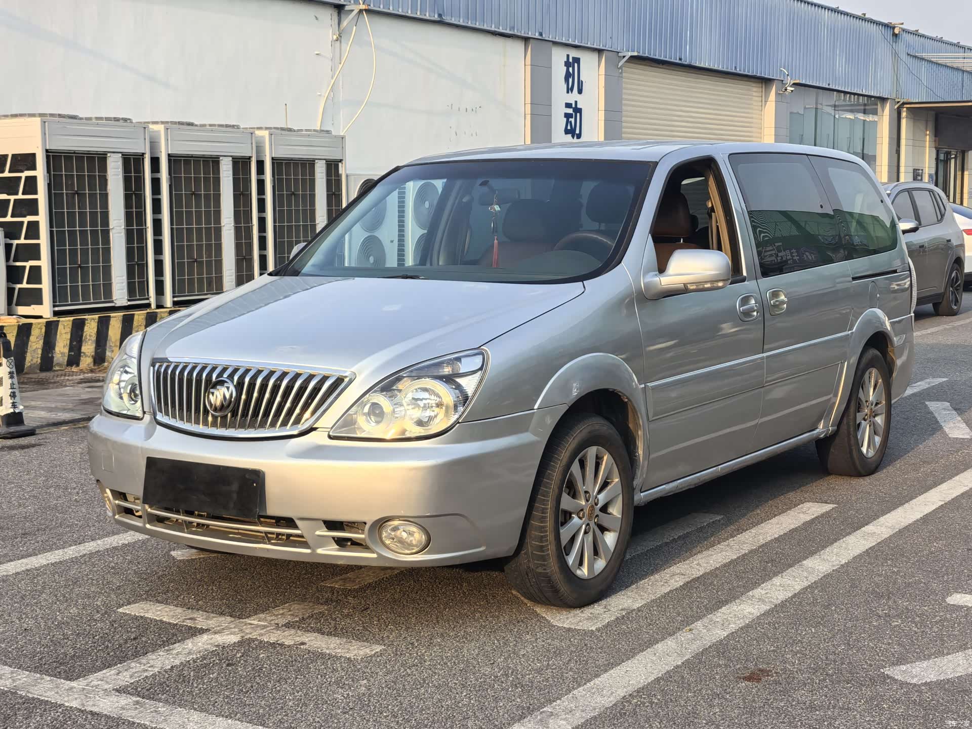 Buick GL8, 2014 1