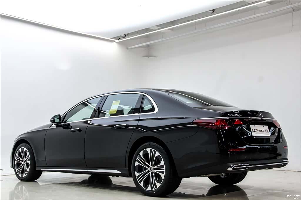 Mercedes-Benz E-Class, 2026 7