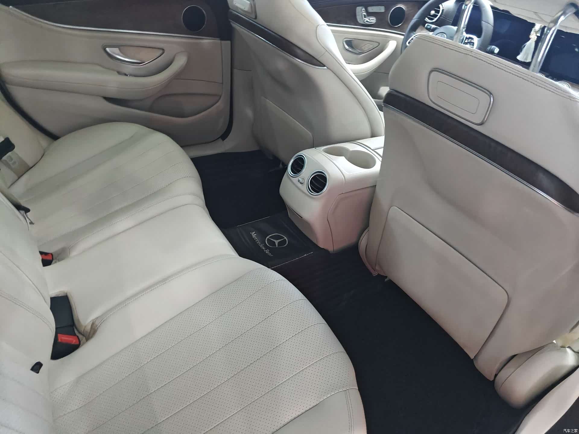 Mercedes-Benz E-Class, 2019 14